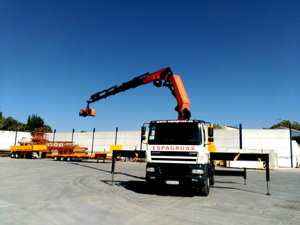 Camión Grua con Bivalva en Granada - Espagruas