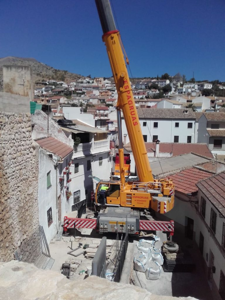 Desmontaje de Grúa Torre en el Castillo de Íllora Granada