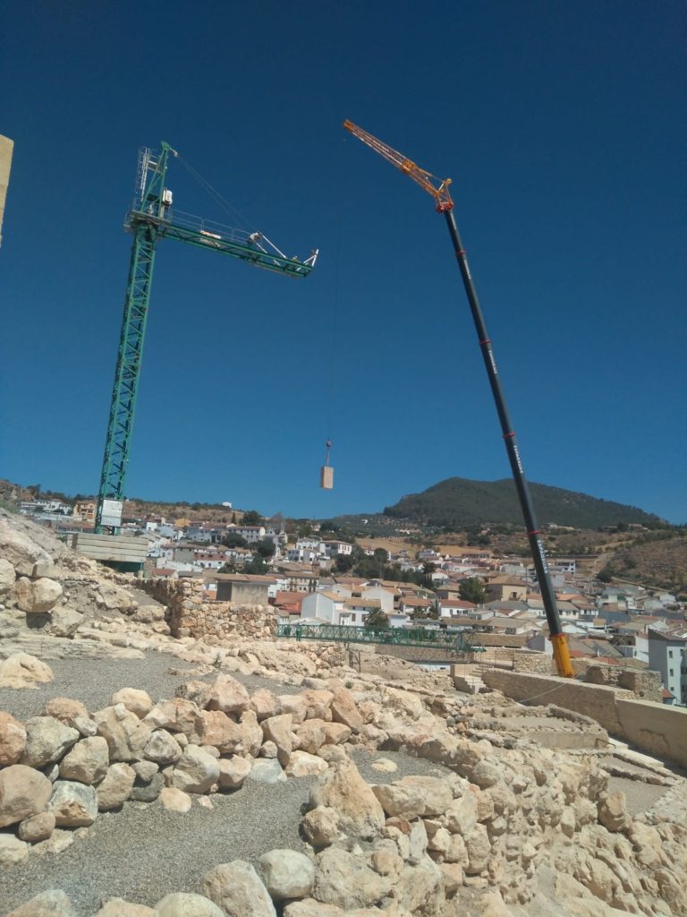 Desmontaje de Grúa Torre en el Castillo de Íllora Granada